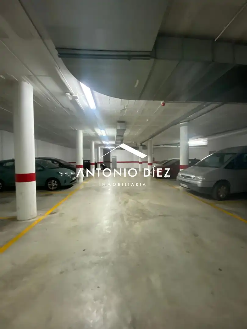 Parking de Piso en venta en Monforte del Cid con Terraza, Trastero y Amueblado