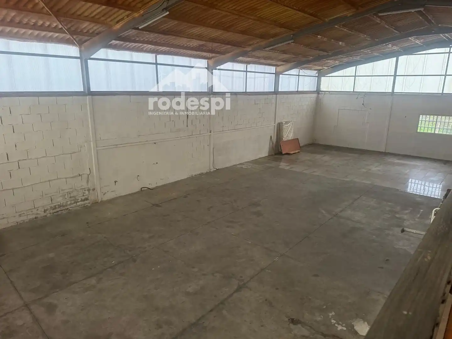Nave industrial de alquiler en Ponteareas