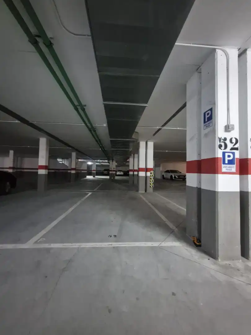 Parkplatz von Wohnung zum Verkauf in Foz mit Heizung, Terrasse und Abstellraum