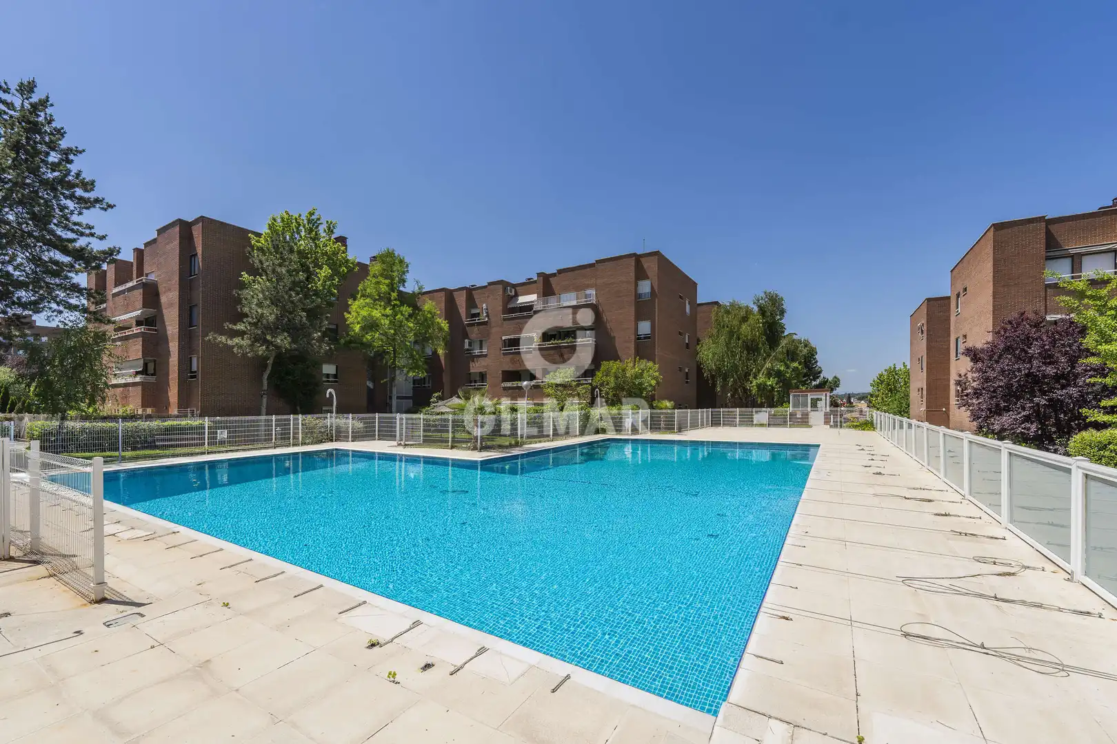 Außenansicht von Wohnung zum Verkauf in Pozuelo de Alarcón mit Heizung, Privatgarten und Abstellraum