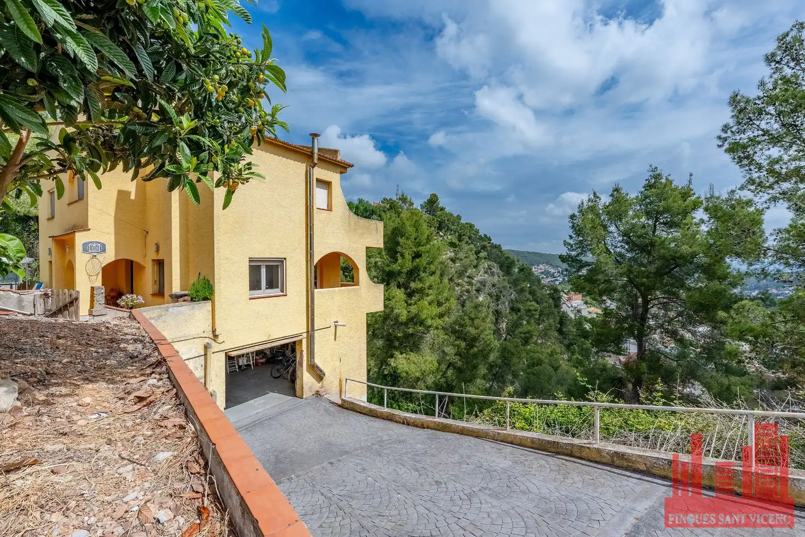 Vista exterior de Casa o chalet en venta en Vallirana con Aire acondicionado, Calefacción y Piscina