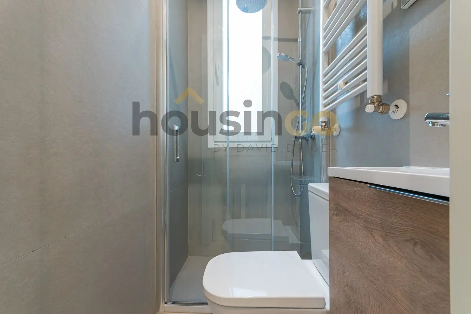 Bathroom of Flat for rent in Madrid  with Air Conditioner, Heating and Terrace