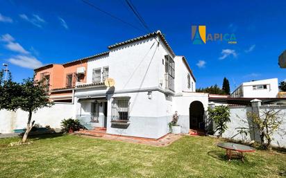 Vista exterior de Casa adosada en venda en Los Barrios amb Traster