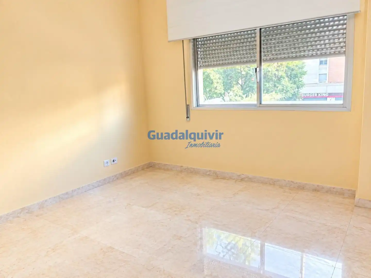 Habitación de Oficina de alquiler en Sur