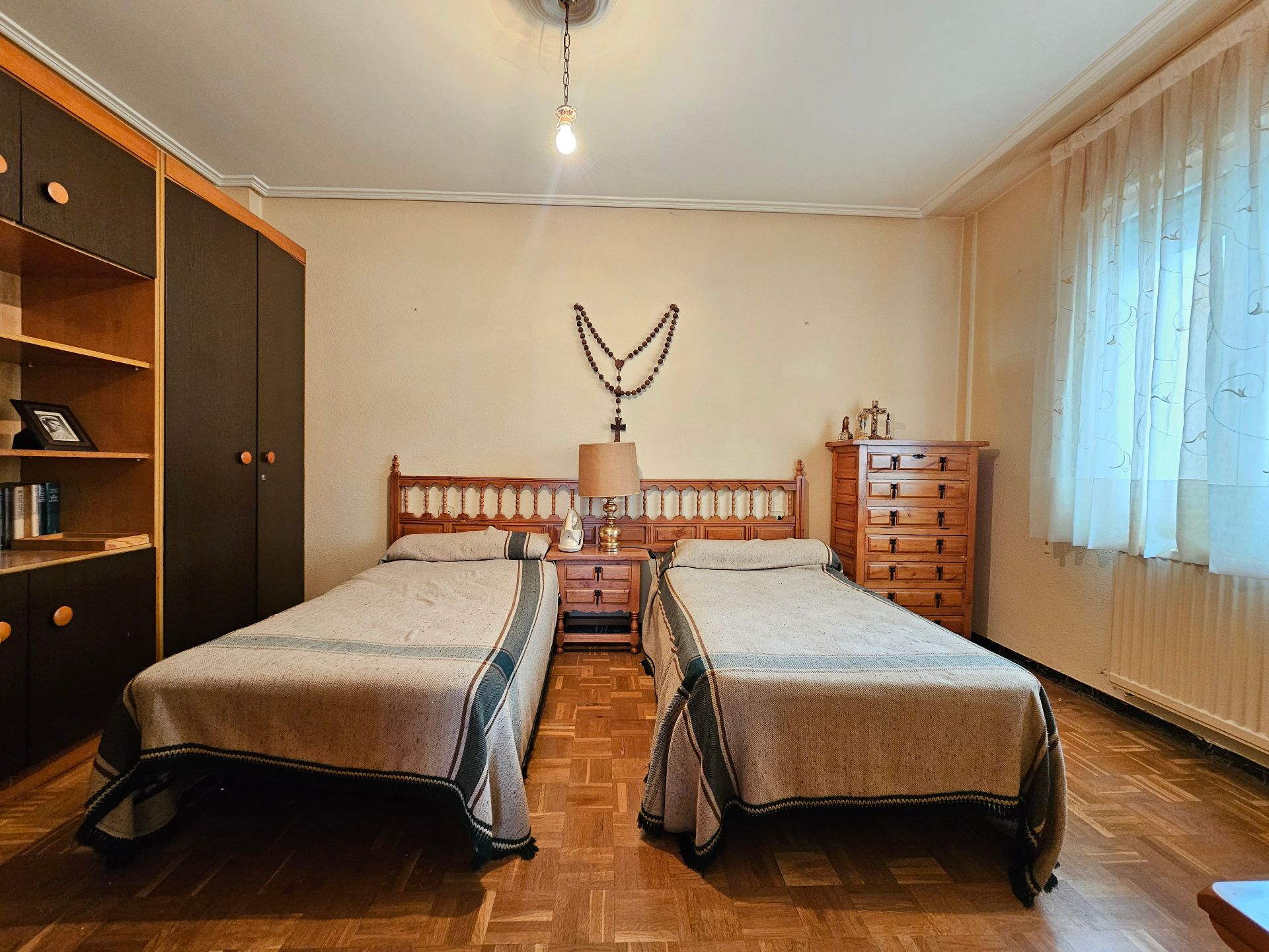 Habitación de Piso en venta en Vitoria - Gasteiz con Parquet, Amueblado y Horno