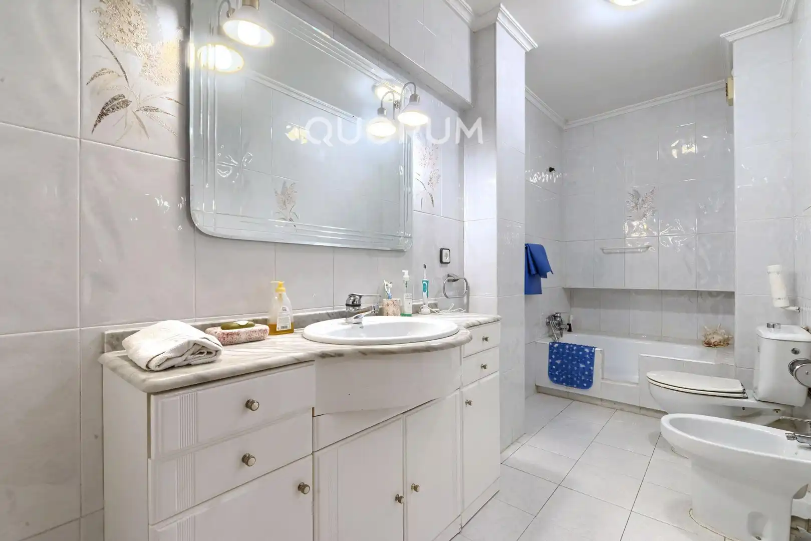 Badezimmer von Wohnung zum Verkauf in Basauri  mit Heizung und Balkon
