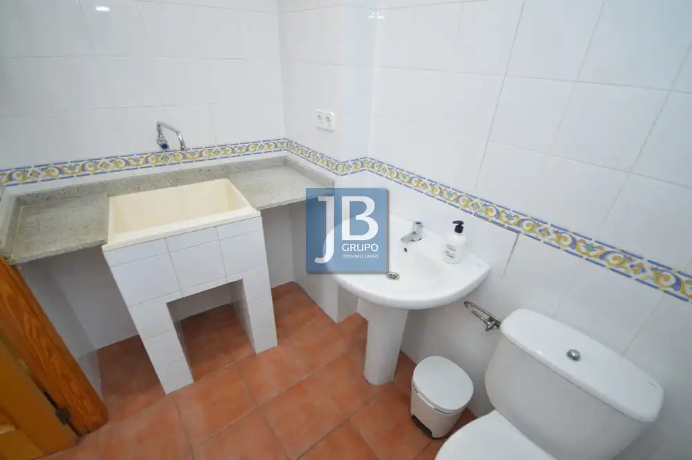 Local comercial de lloguer a Plaça de la Bassa, imagen 13