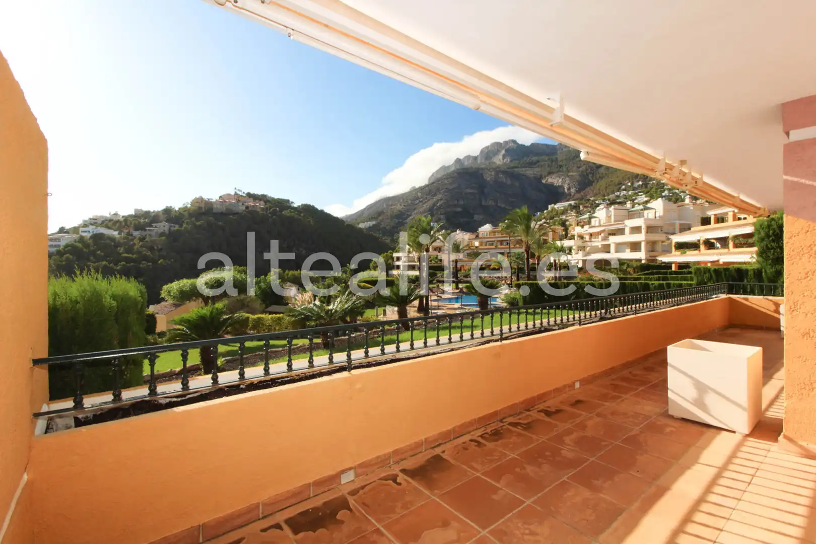 Vista exterior de Apartamento en venta en Altea con Aire acondicionado, Calefacción y Jardín privado