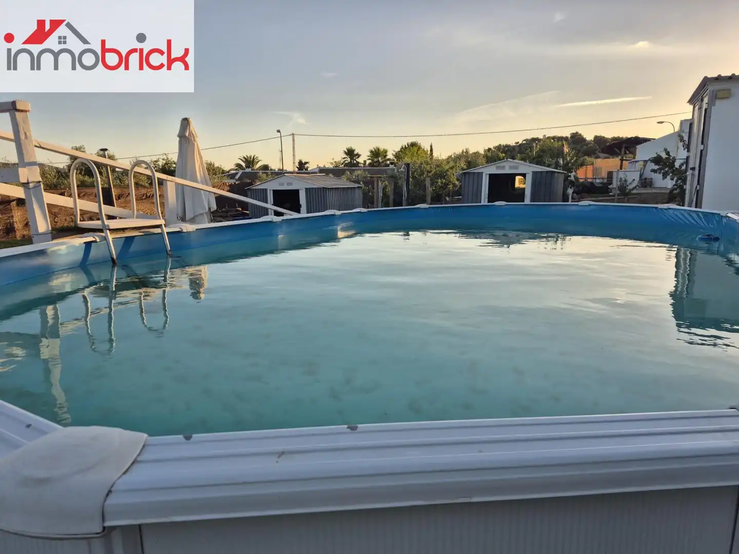 Schwimmbecken von Residential zum Verkauf in Lucena