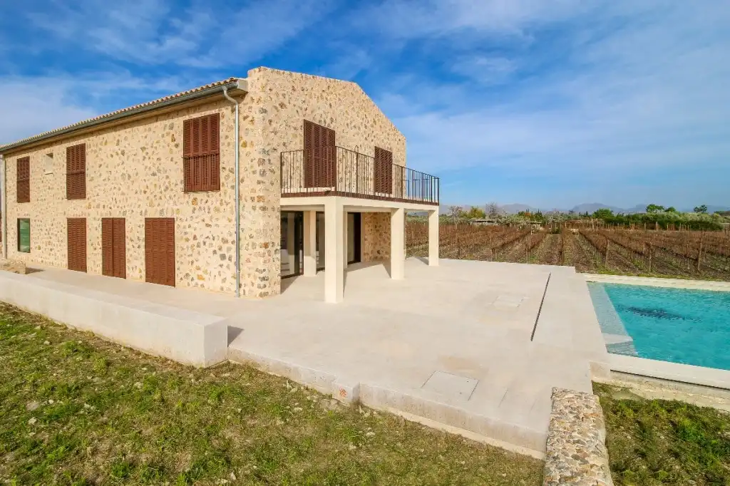 Vista exterior de Finca rústica en venda en Alcúdia amb Aire condicionat, Calefacció i Jardí privat