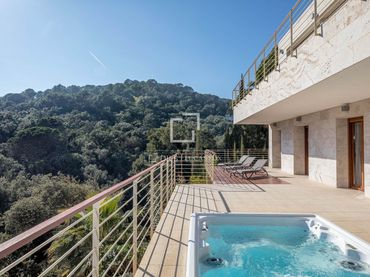 Detached house with balcony for sale in Santa María de Llorell