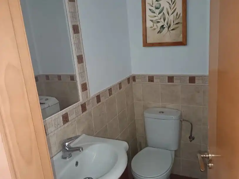 Bathroom of Duplexes for sale in Valencia de Don Juan  with Terrace and Balcony
