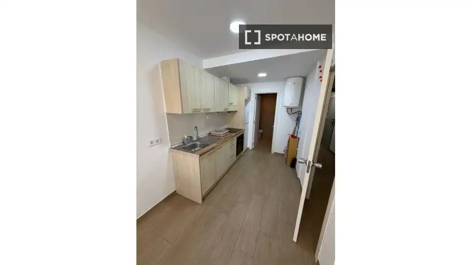 Cocina de Piso de alquiler en Cornellà de Llobregat con Aire acondicionado, Calefacción y Amueblado