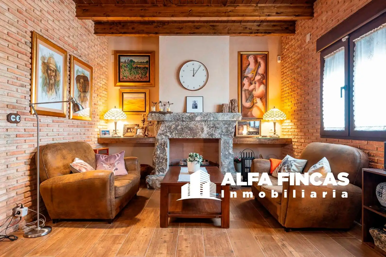Sala de estar de Casa o chalet en venta en Vara de Rey con Calefacción, Terraza y Piscina