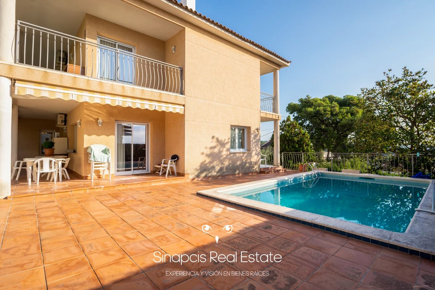 Piscina de Casa o xalet en venda en Castelldefels amb Aire condicionat, Calefacció i Jardí privat