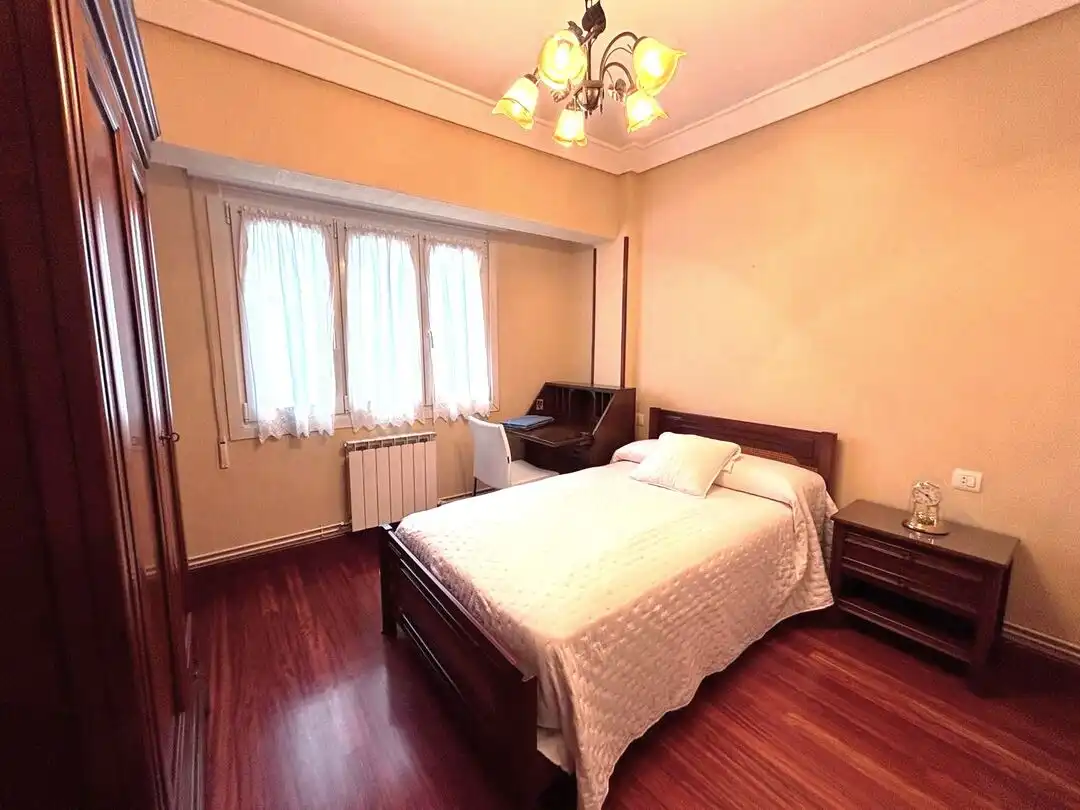 Habitación de Piso en venta en Errenteria con Calefacción, Amueblado y Balcón