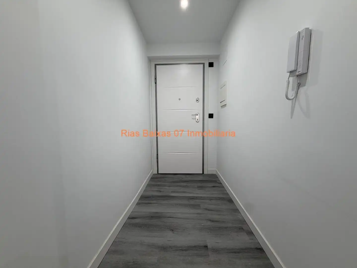 Piso en venta en Vigo  con Calefacción, Terraza y Trastero