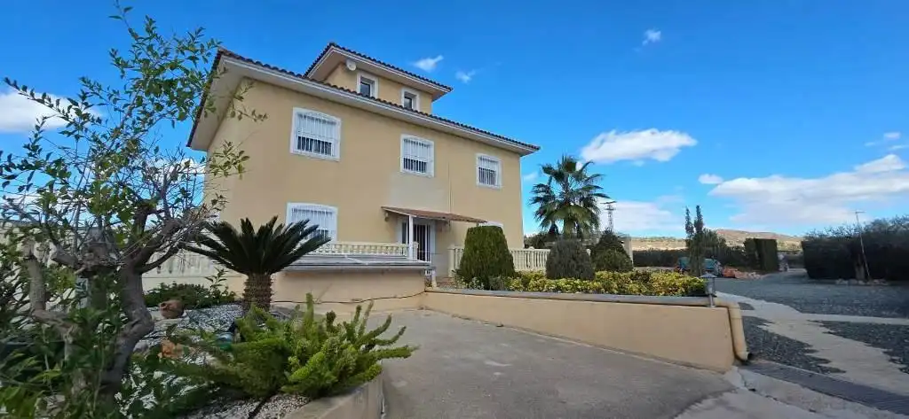 Villa con terrazza in vendita a Totana