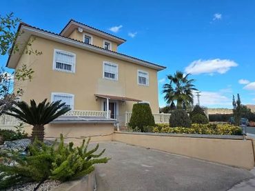 Villa con balcone in vendita a Totana