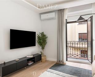 Bedroom of Flat for sale in  Madrid Capital  with Air Conditioner, Heating and Furnished