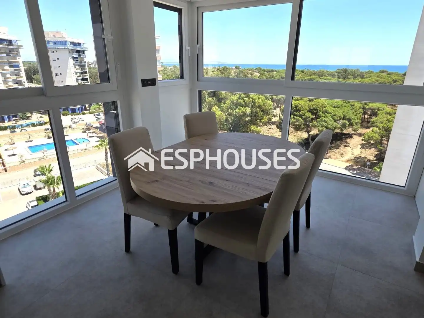Apartment with terrace for sale in Puerto Deportivo, imagen 3