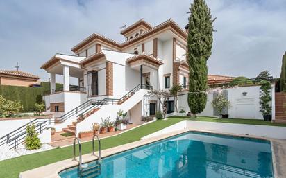 Vista exterior de Casa o xalet en venda en Otura amb Piscina i Balcó