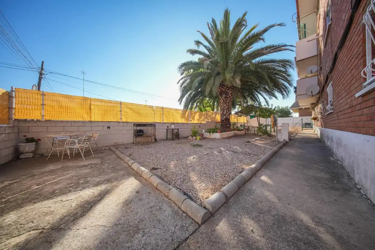 Jardín de Planta baja en venta en Alovera con Aire acondicionado, Calefacción y Jardín privado