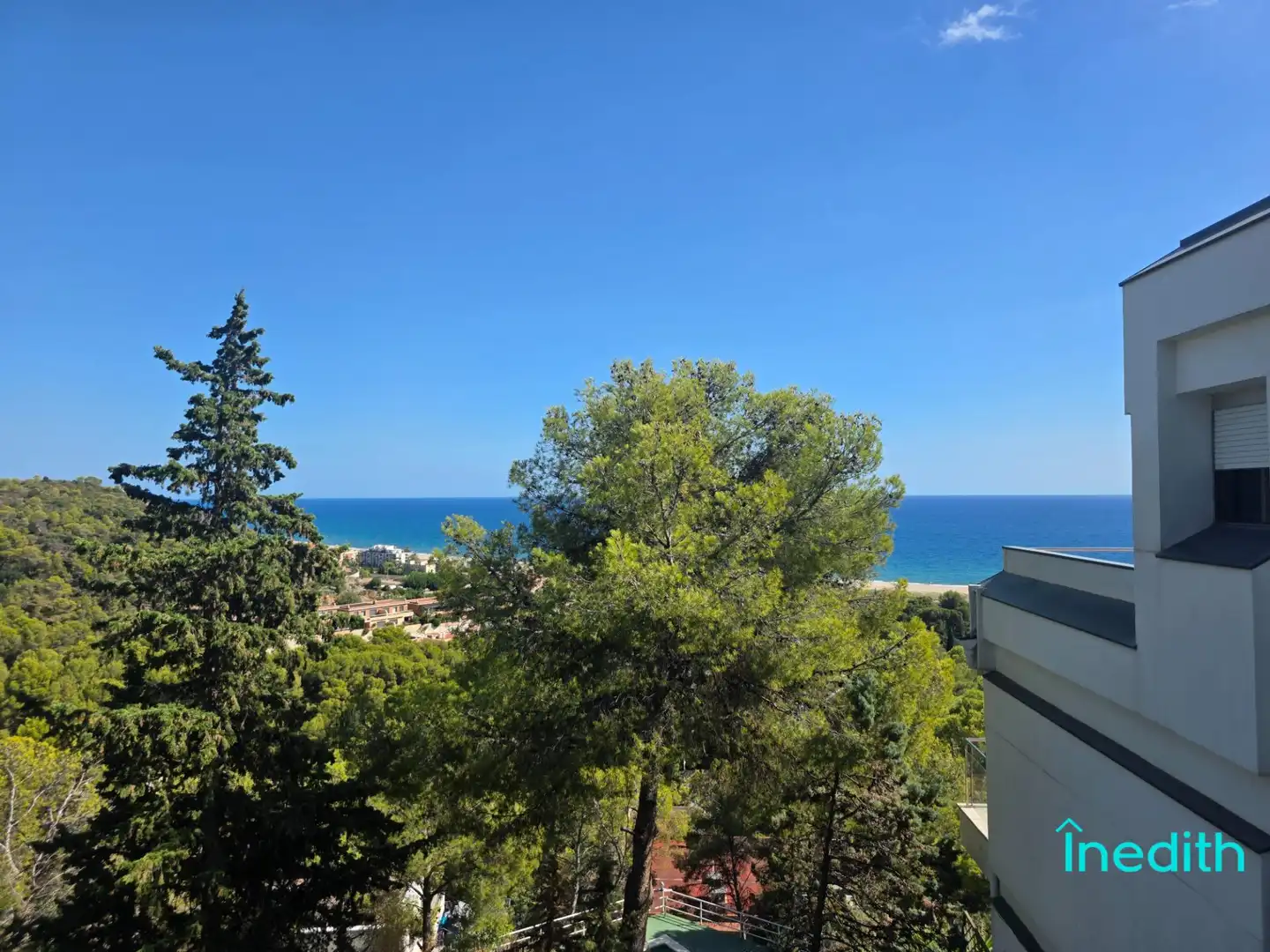 Casa amb terrassa en venda a Les Botigues de Sitges, imagen 5
