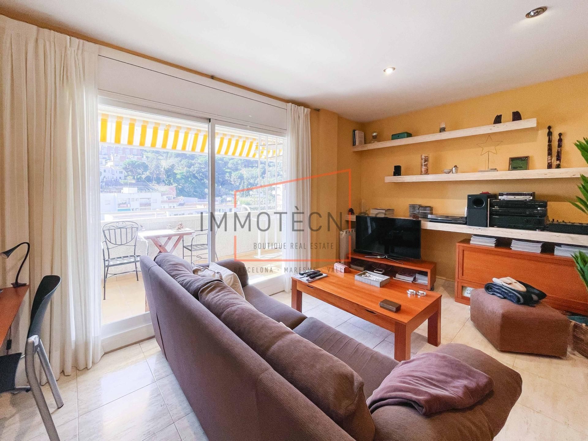 Sala d'estar de Àtic en venda en Caldes d'Estrac amb Aire condicionat, Calefacció i Parquet