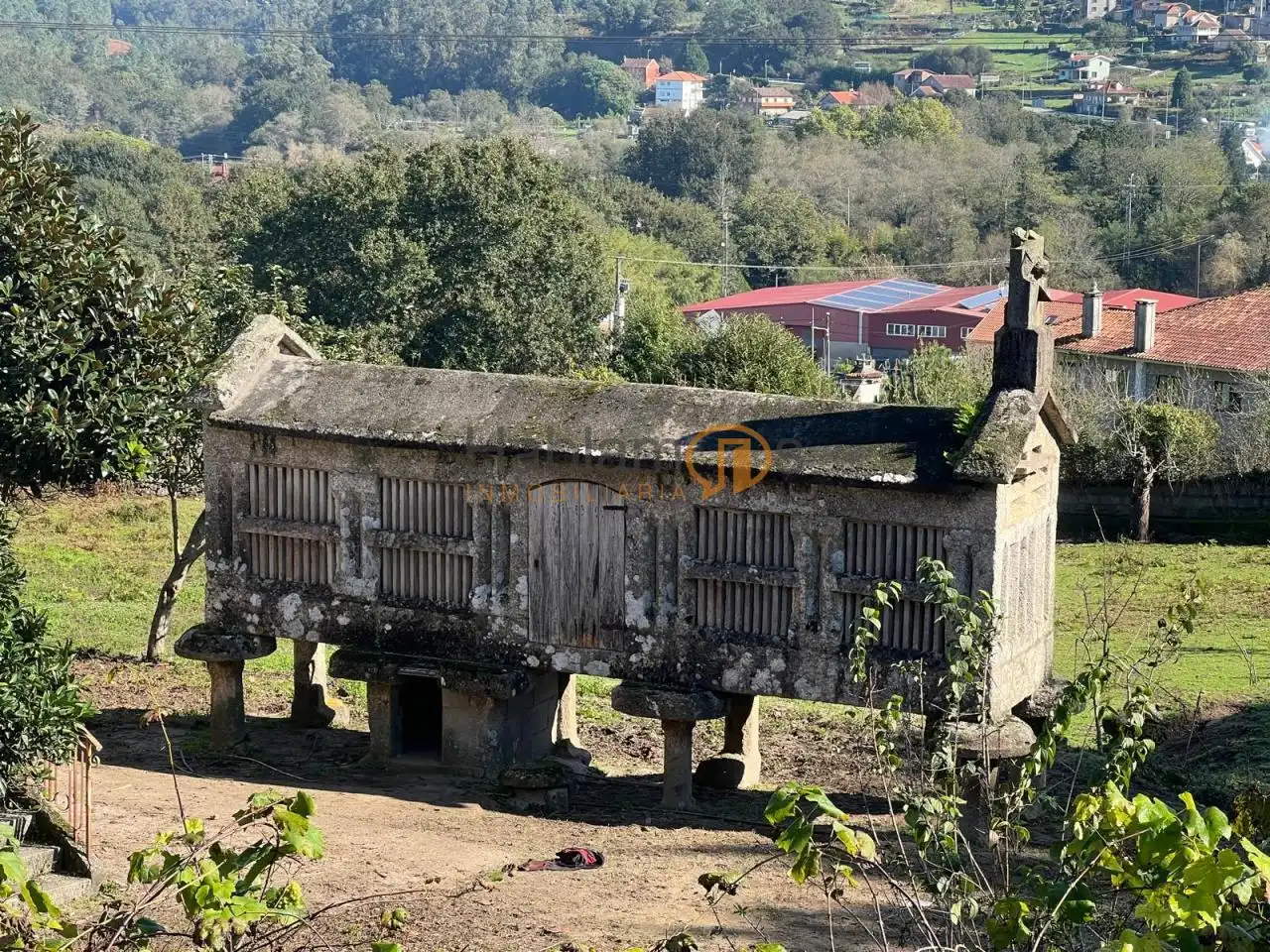 Vista exterior de Finca rústica en venda en Pontevedra Capital  amb Jardí privat, Terrassa i Traster
