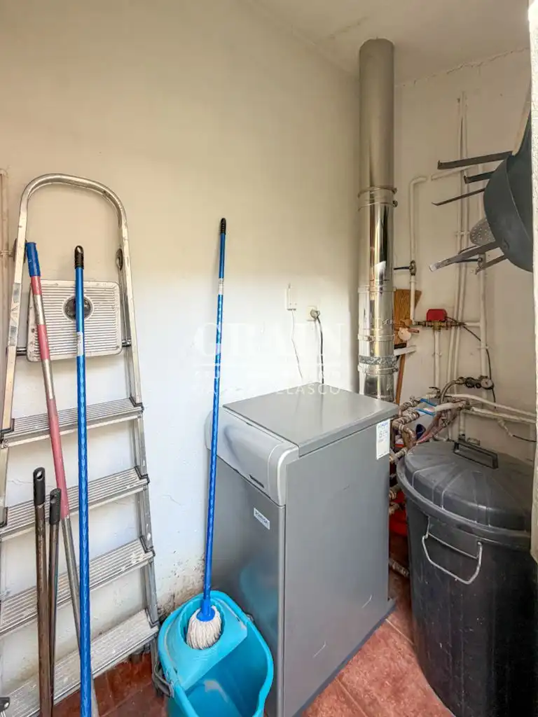 Detached homes for sale in Barrax  with Air Conditioner, Heating and Storage room