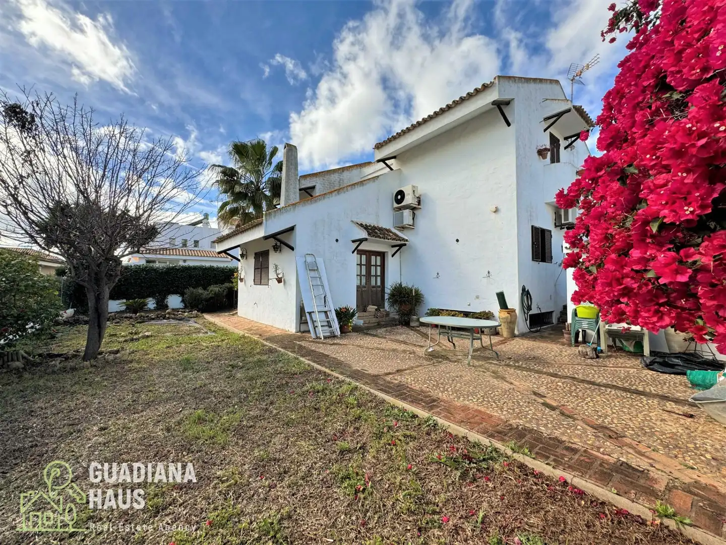 Chalet con terraza en venta en SAUCES 55