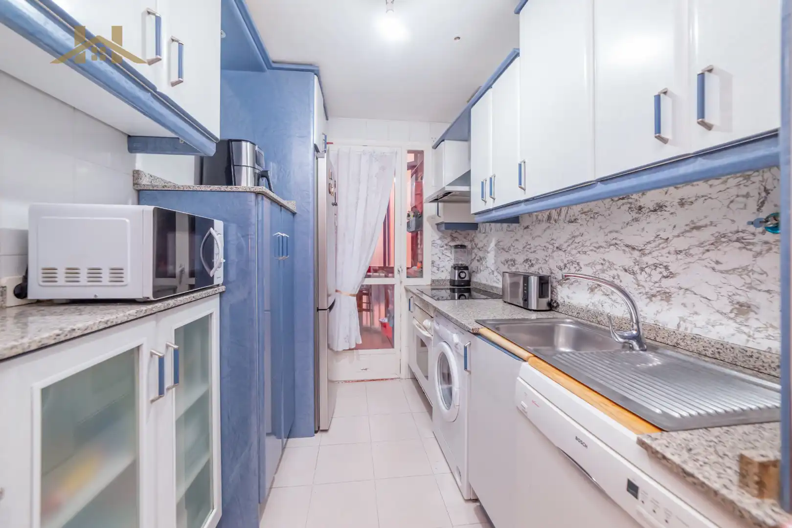 Kitchen of Flat for sale in Aranjuez  with Air Conditioner and Balcony