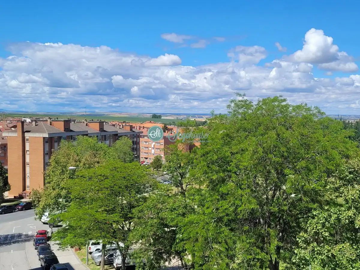 Vista exterior de Piso en venta en Segovia con Calefacción y Terraza