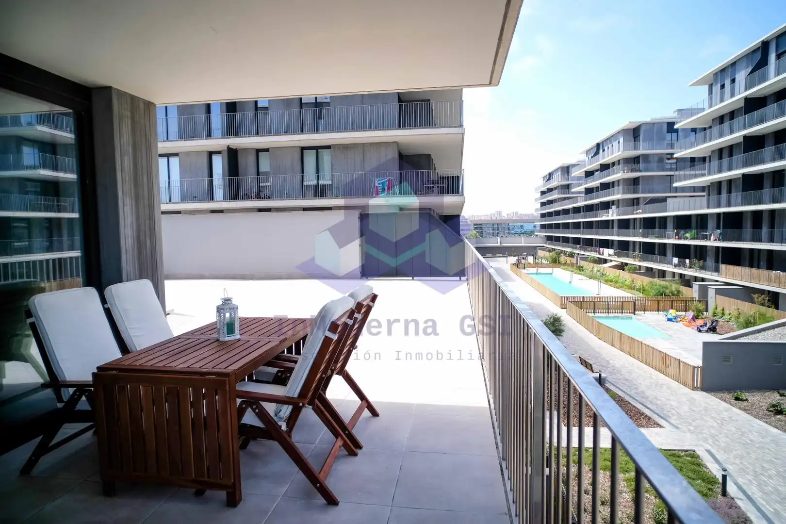 Terrassa de Pis de lloguer en Badalona amb Calefacció, Jardí privat i Terrassa