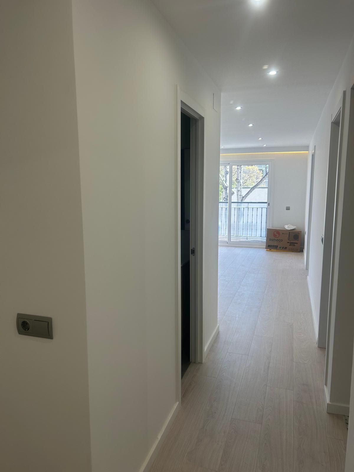 Flat for sale in Badalona  with Air Conditioner and Heating