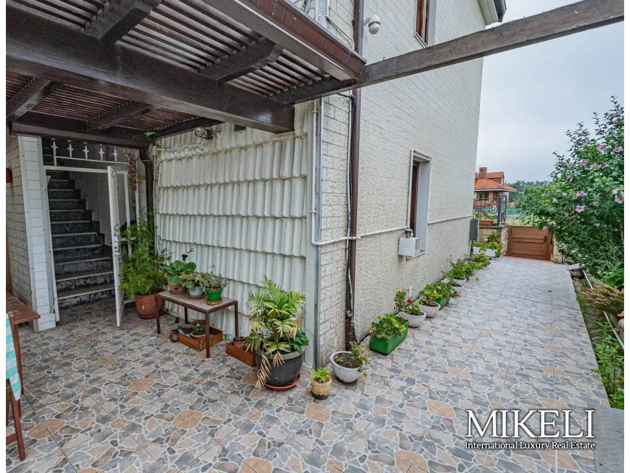 Terrassa de Casa o xalet en venda en El Astillero   amb Calefacció i Jardí privat