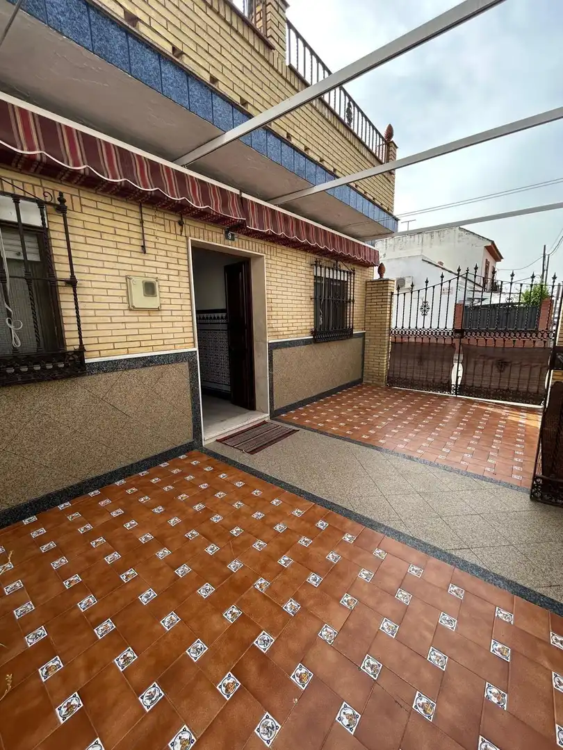 Vista exterior de Casa o chalet en venta en Utrera