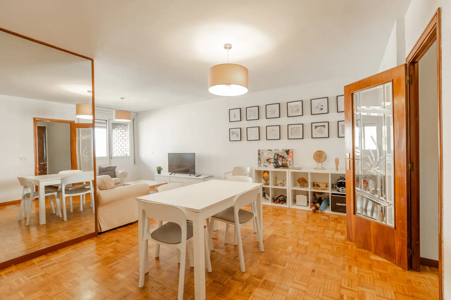 Sala d'estar de Pis de lloguer en  Pamplona / Iruña amb Calefacció, Parquet i Terrassa