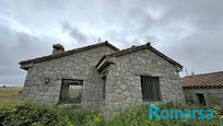 Vista exterior de Casa o xalet en venda en Tolbaños amb Terrassa