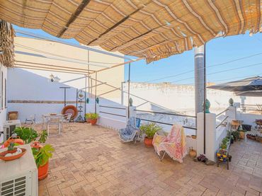 Casa amb balcó en venda a Olivares