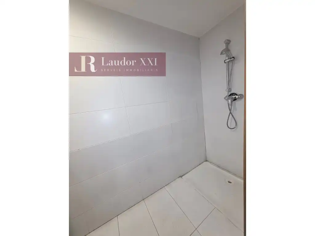 Bany de Oficina de lloguer en Sabadell