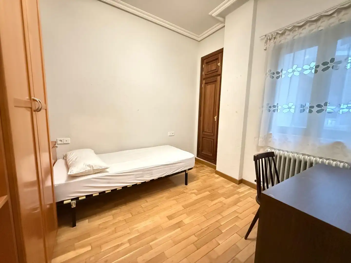 Dormitori de Pis de lloguer en Salamanca amb Calefacció, Parquet i Moblat