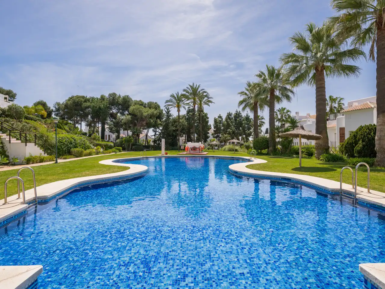 Piscina de Piso en venta en Marbella con Aire acondicionado, Calefacción y Terraza