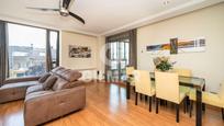 Sala d'estar de Pis en venda en  Madrid Capital amb Aire condicionat, Terrassa i Traster