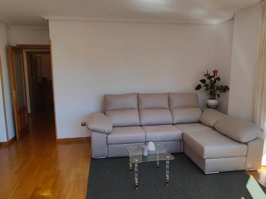 Flat for rent in Calle de María Neira, 29, La Ería