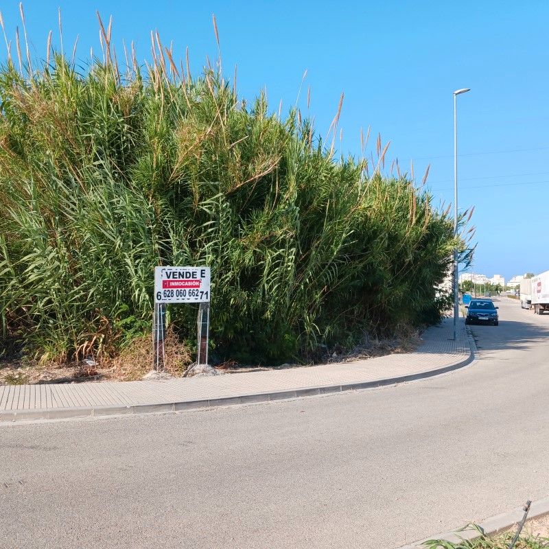 Terreny industrial en venda en Daimús