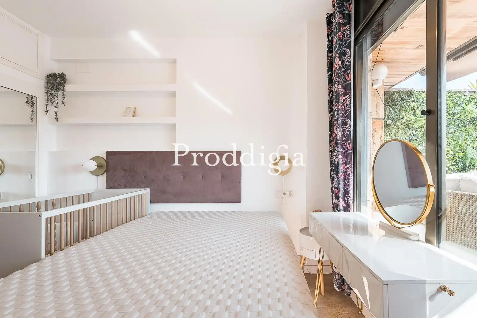 Bedroom of Attic for sale in Barcelona  with Air Conditioner, Heating and Terrace