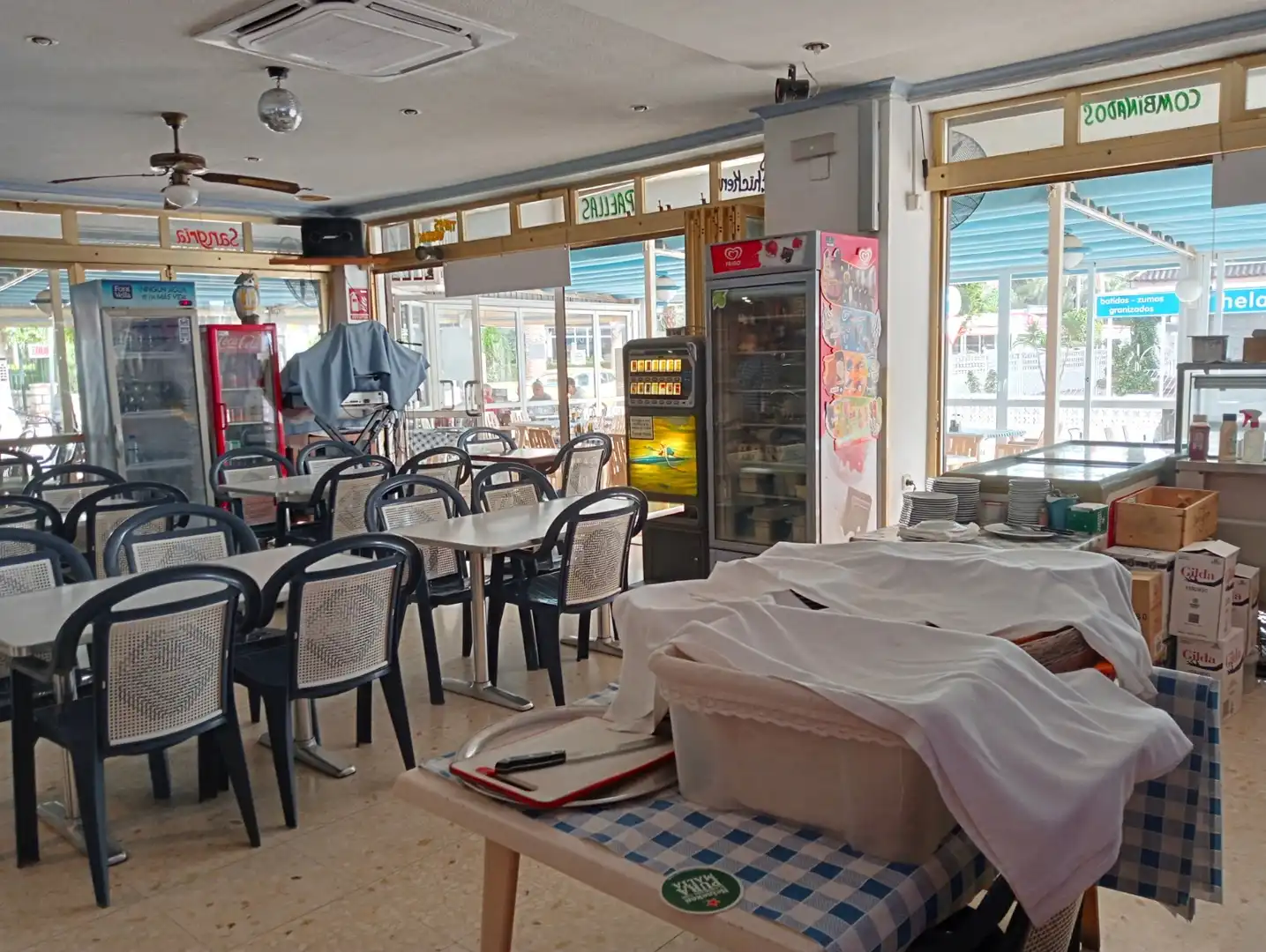 Locale commerciale in vendita a Levante Alto