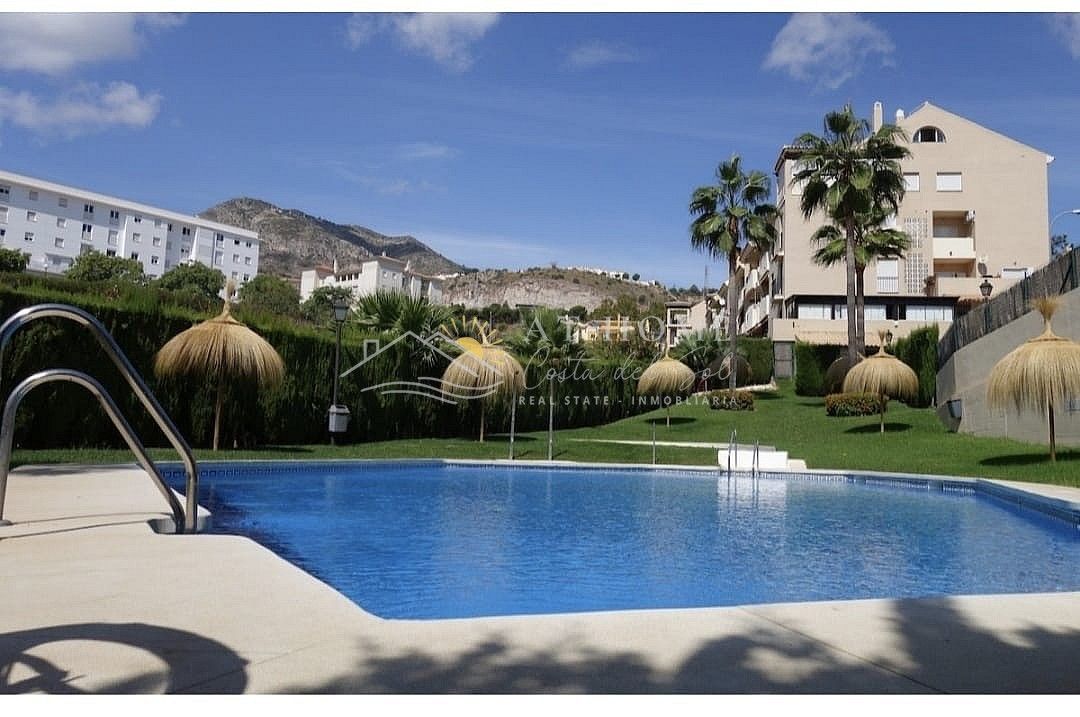 Schwimmbecken von Wohnungen zur Miete in Benalmádena mit Terrasse und Schwimmbad